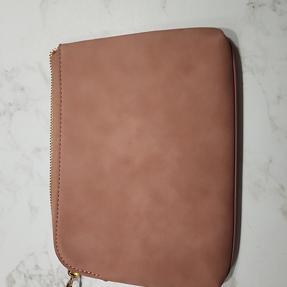 Universal Threads Wristlet - Picture 5 of 5